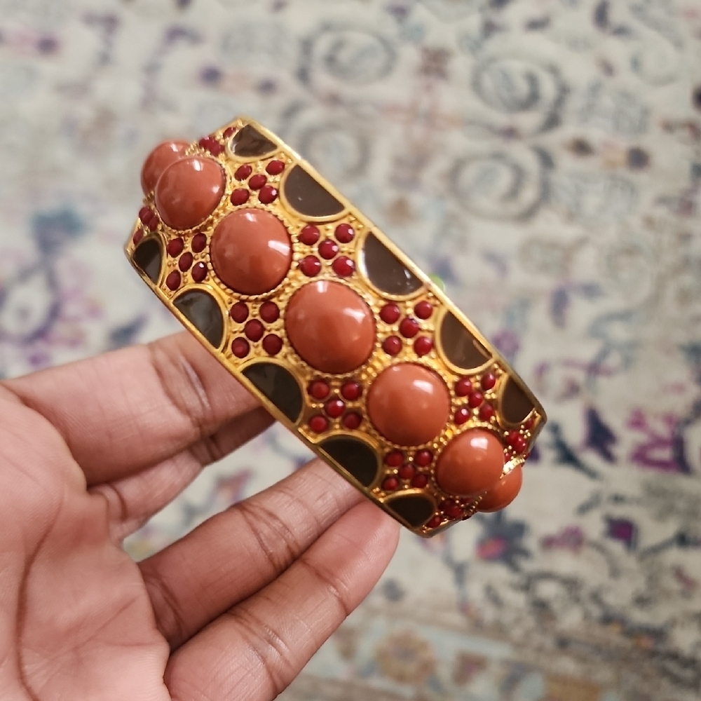 Banana Republic Gold Tone Hinged Bangle Brown Red Stone Bracelet